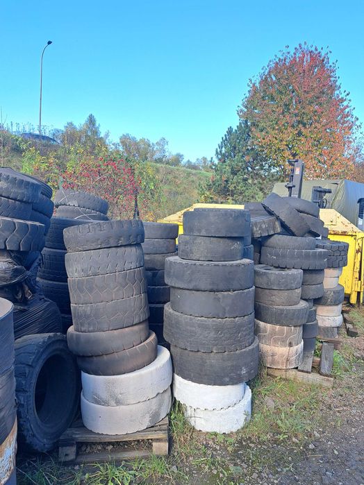 Zużyte opony z wózków widłowych – pełne i pneumatyczne oddam ZA DARMO