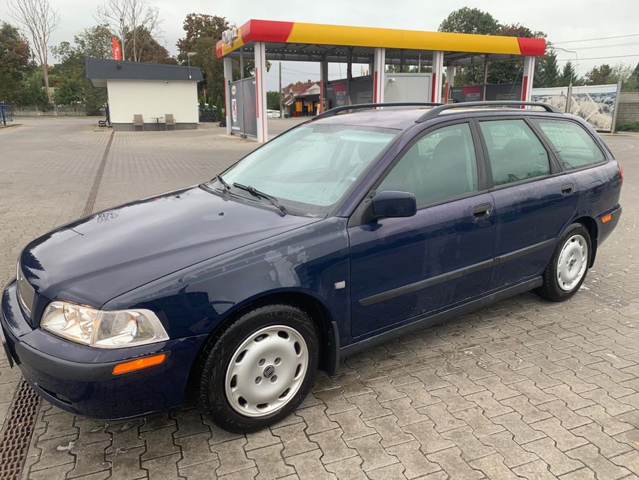 Volvo V40 2001r 1.6b 110km 233184 przebiegu