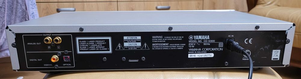 Yamaha CD-S300 uszkodzony odtwarzacz cd usb