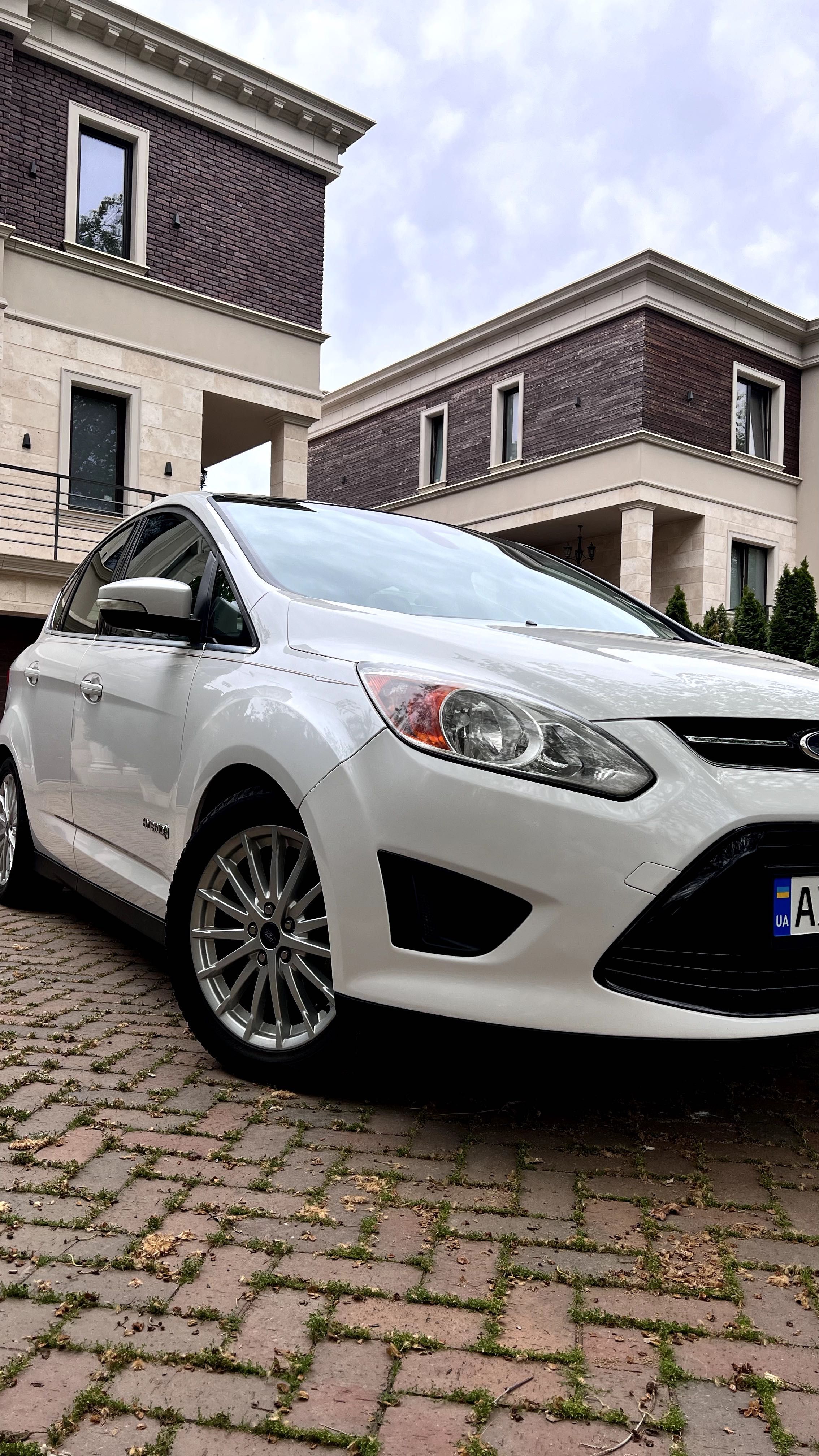 Продам автомобіль Ford C-Max 2014