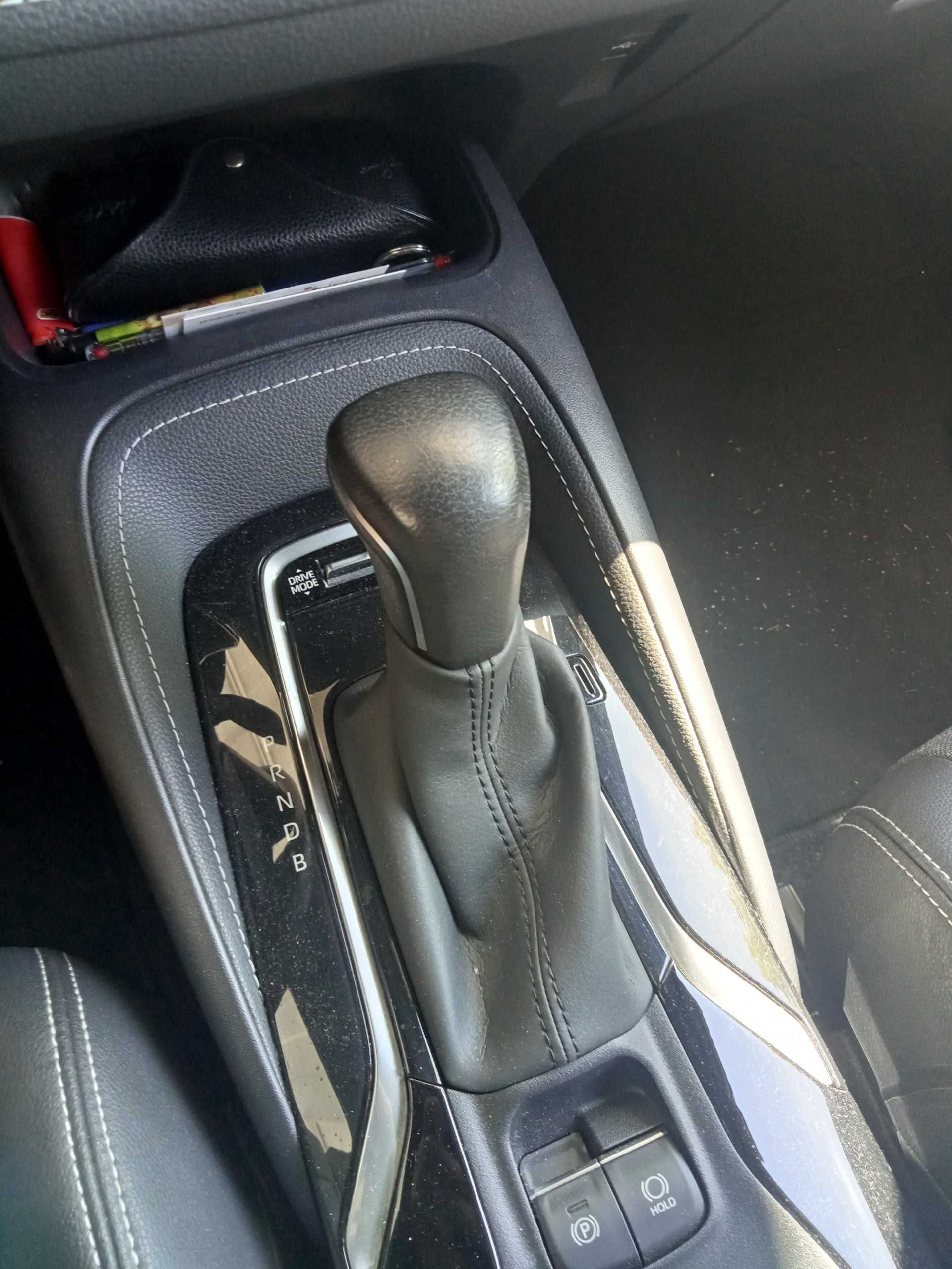 Toyota corolla 1.8 híbrido em óptimo estado para venda