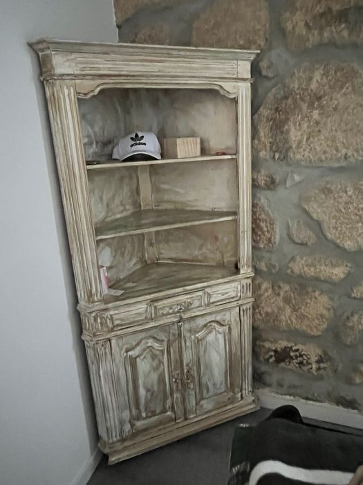 Movel de canto restaurado