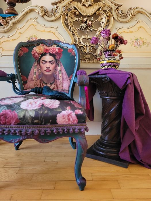 Antyczny fotel Frida Kahlo po przeprojektowaniu