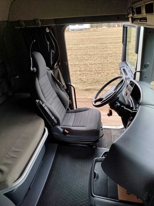 Wynajem auta ciężarowego Scania R450. Wypożyczalnia Rent-Team