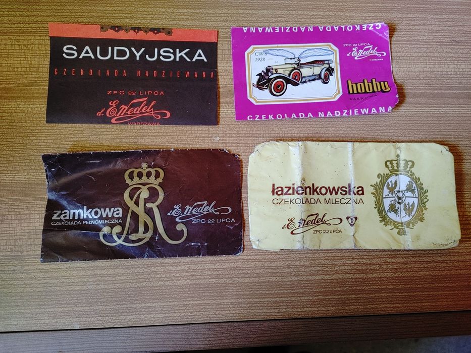 Stare opakowania po czekoladach