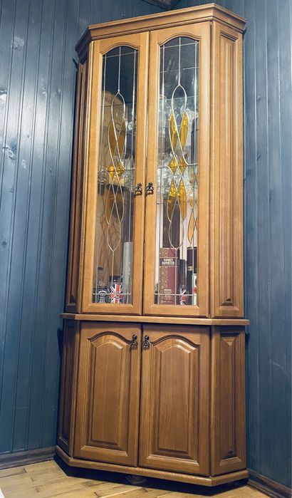 Сервант вітрина дерев’яна з Італії