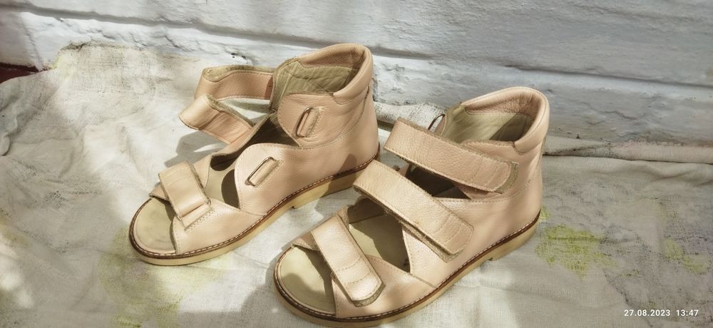 Сандалі ортопедичні