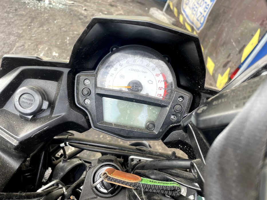 Kawasaki Versys 650 kompletny silnik immo ( cały na części )