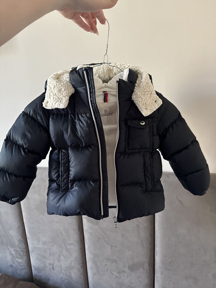 Продам детский пуховик !! Moncler!! Оригинал