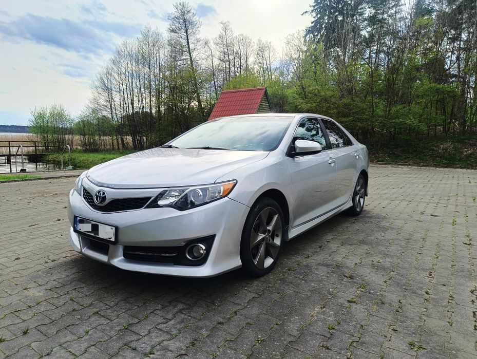 Toyota Camry 3.5 V6 SE 270 KM Najbogatsza wersja łopatki JBL Kamera