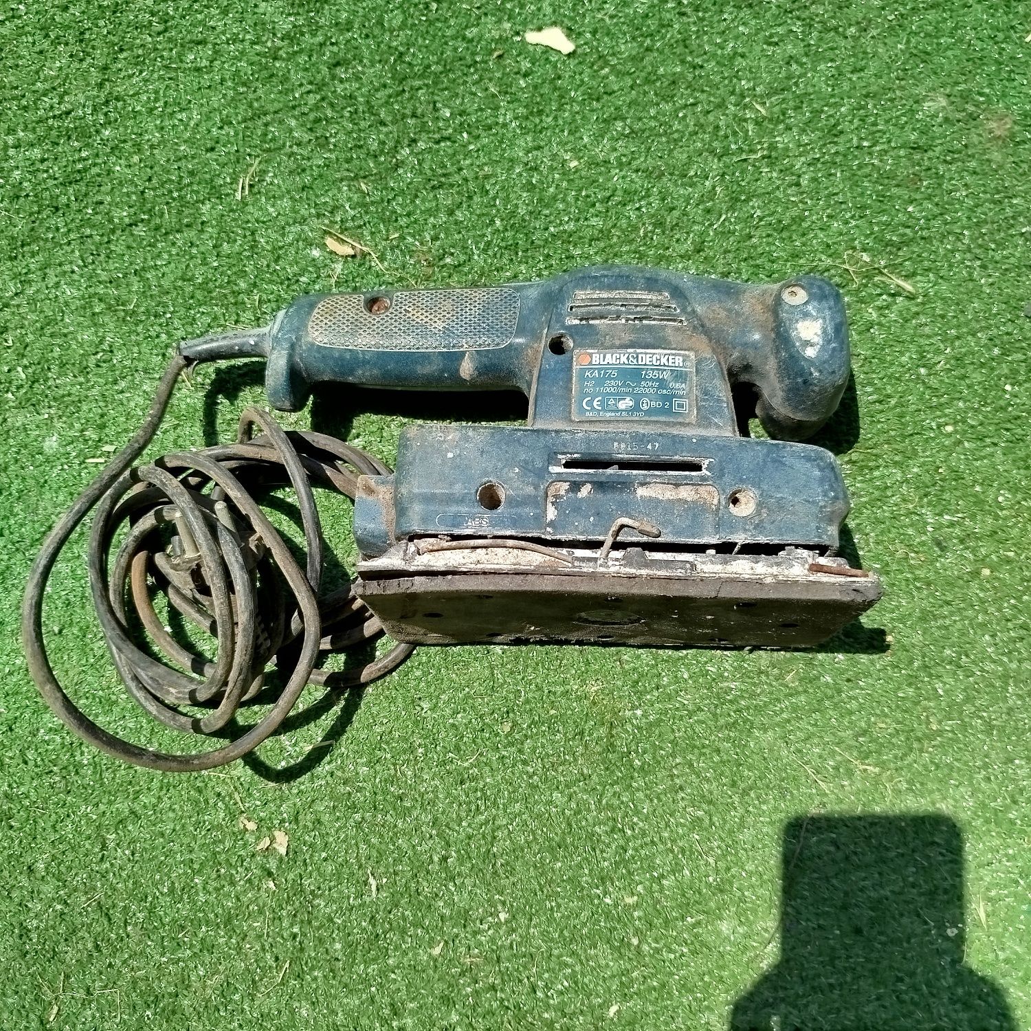 Lixadora Vibratória Black & Decker KA175