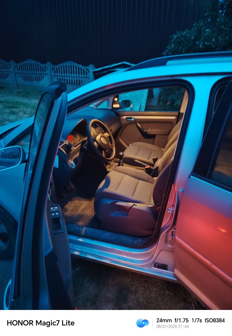 Volkswagen Touran FSI