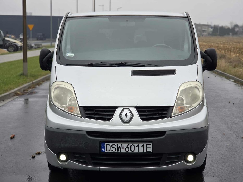 Bus 9 osobowy Renault Trafic LONG 2.0 dCi