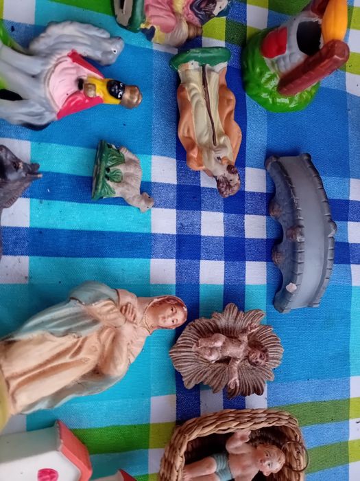 Conjunto de Figuras de Presépio Diversas