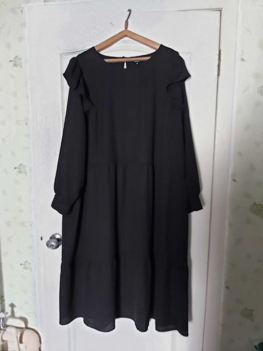 Легка сукня трапецієвидного крою