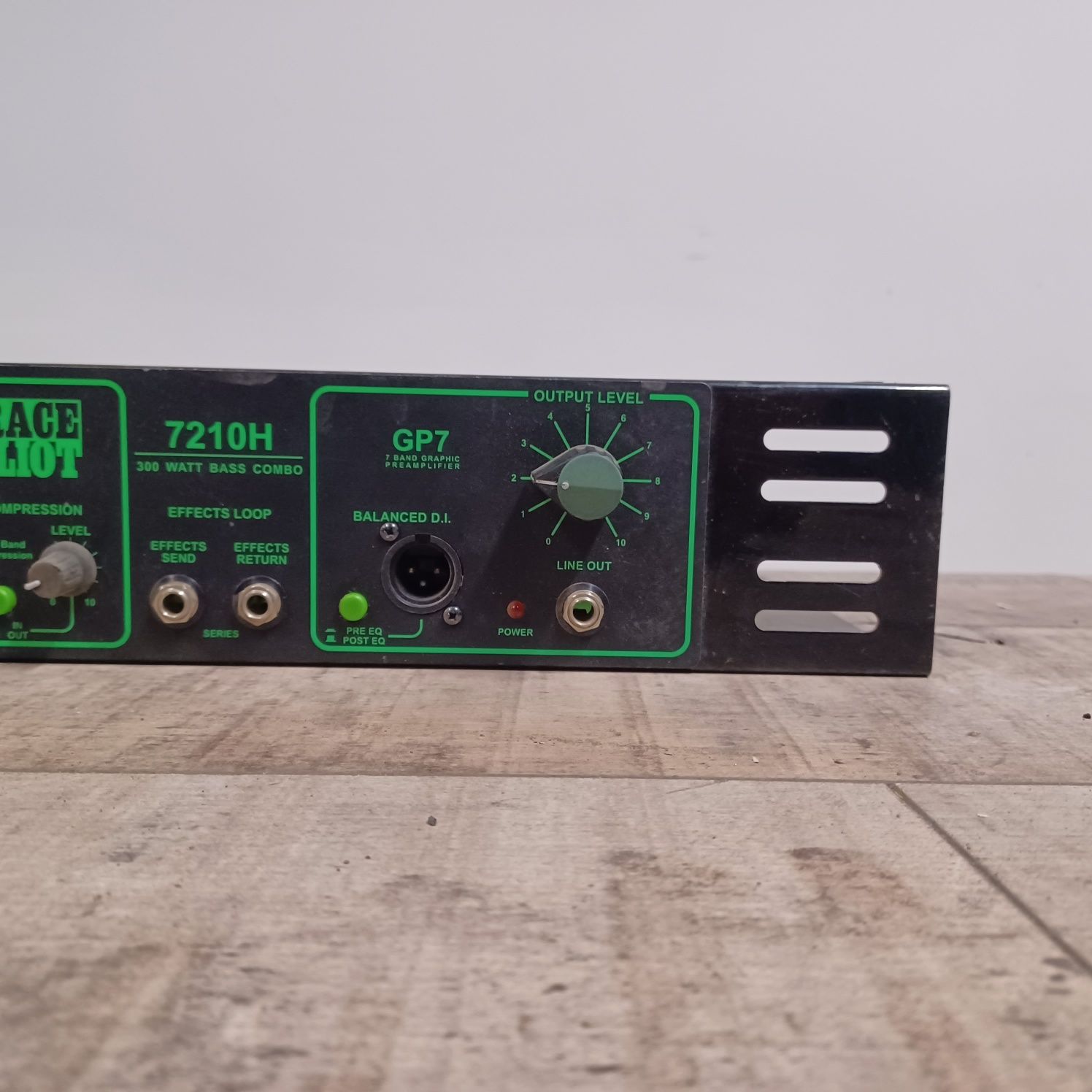 Tracę Elliot AH300 wzmacniacz basowy 7210H  300W 2000s UK