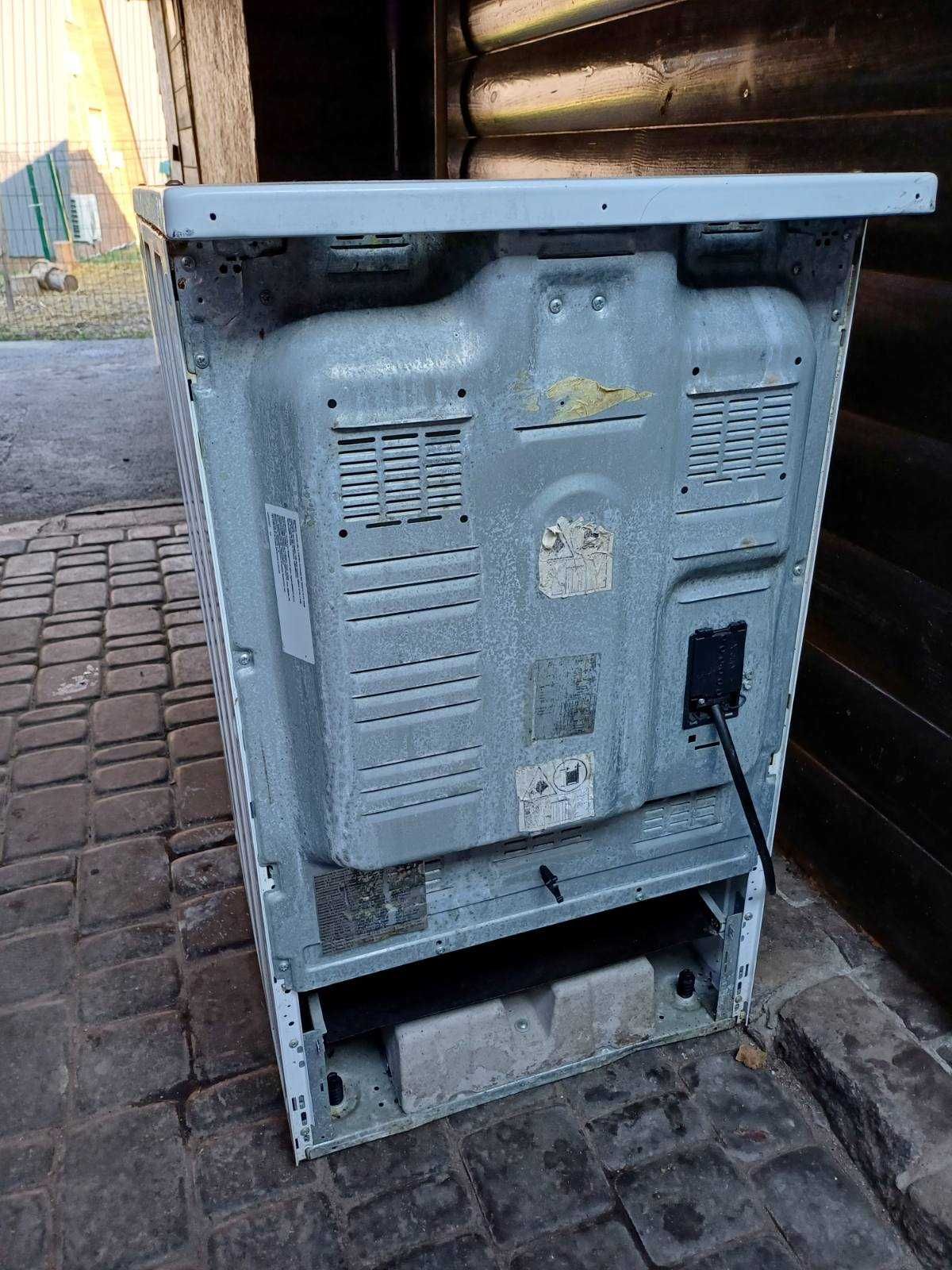 Електрична плита BEKO FSM 57300 GW	б/у