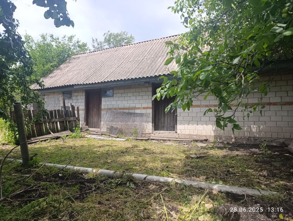 Продається будинок в селі Рогозів