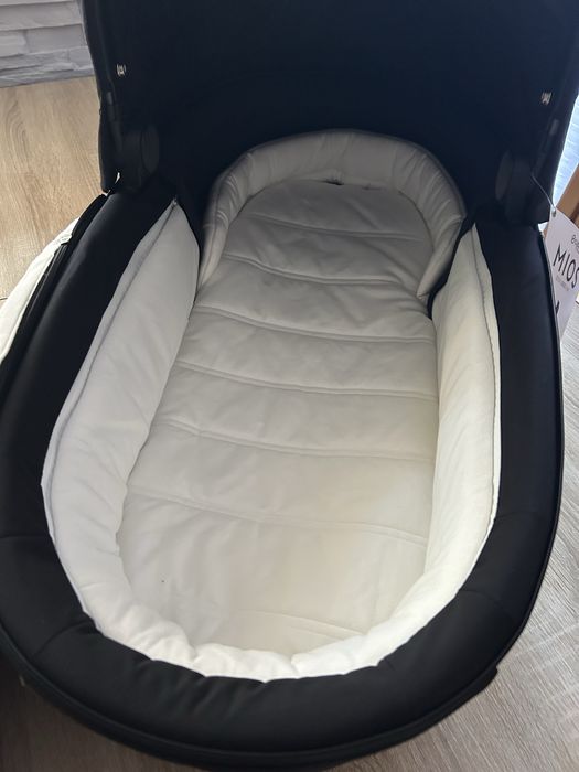 Nowa czarna gondola Cybex Mios Lux