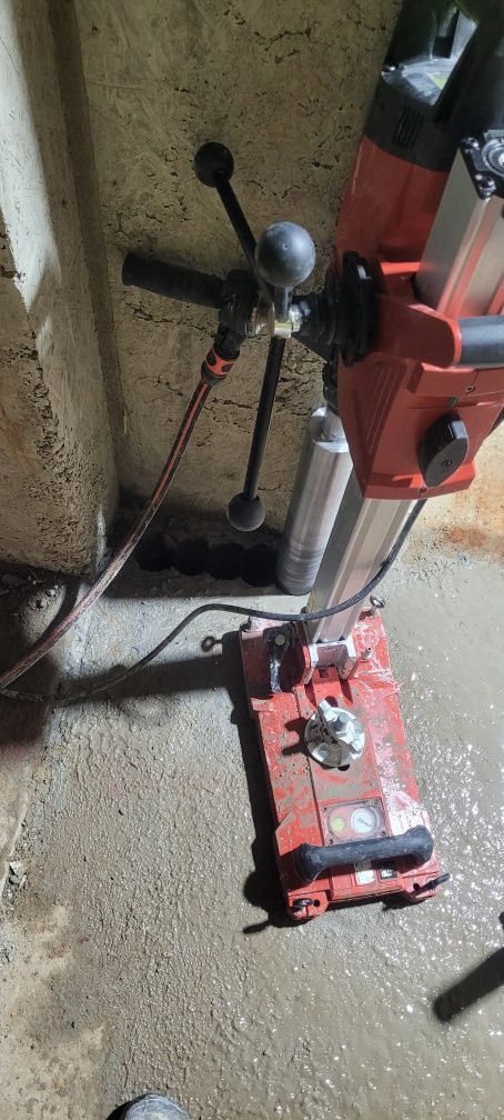 Wiercenie otworów w betonie metodą diamentową