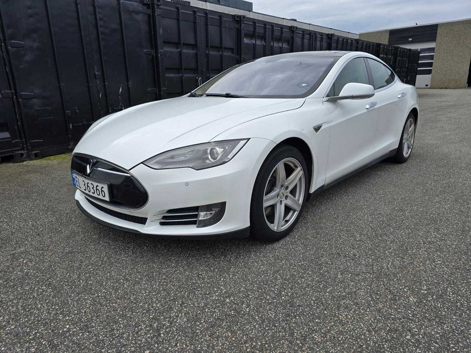 Tesla Model S 2014 P85+ 85кВт
