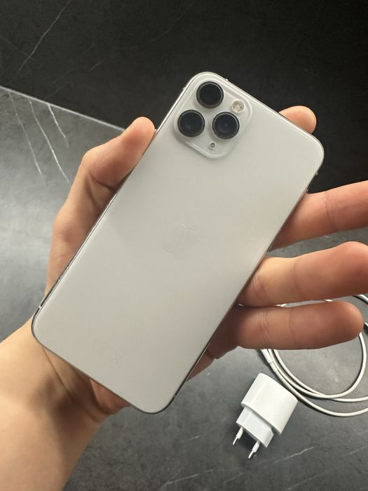 iPhone 11 Pro - 256gb - biały - stan dobry - kabel i etui gratis