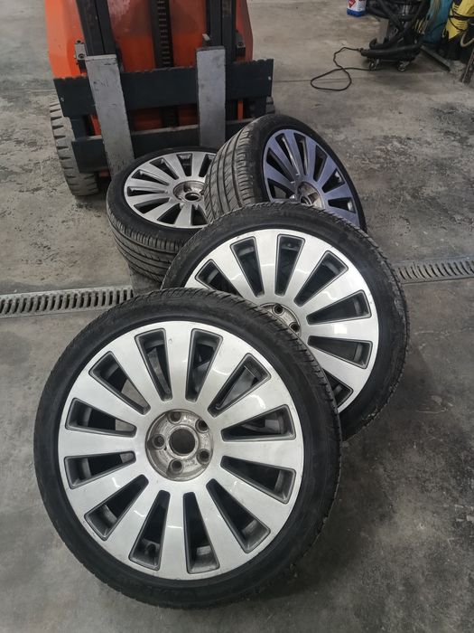 Felgi aluminiowe z oponami