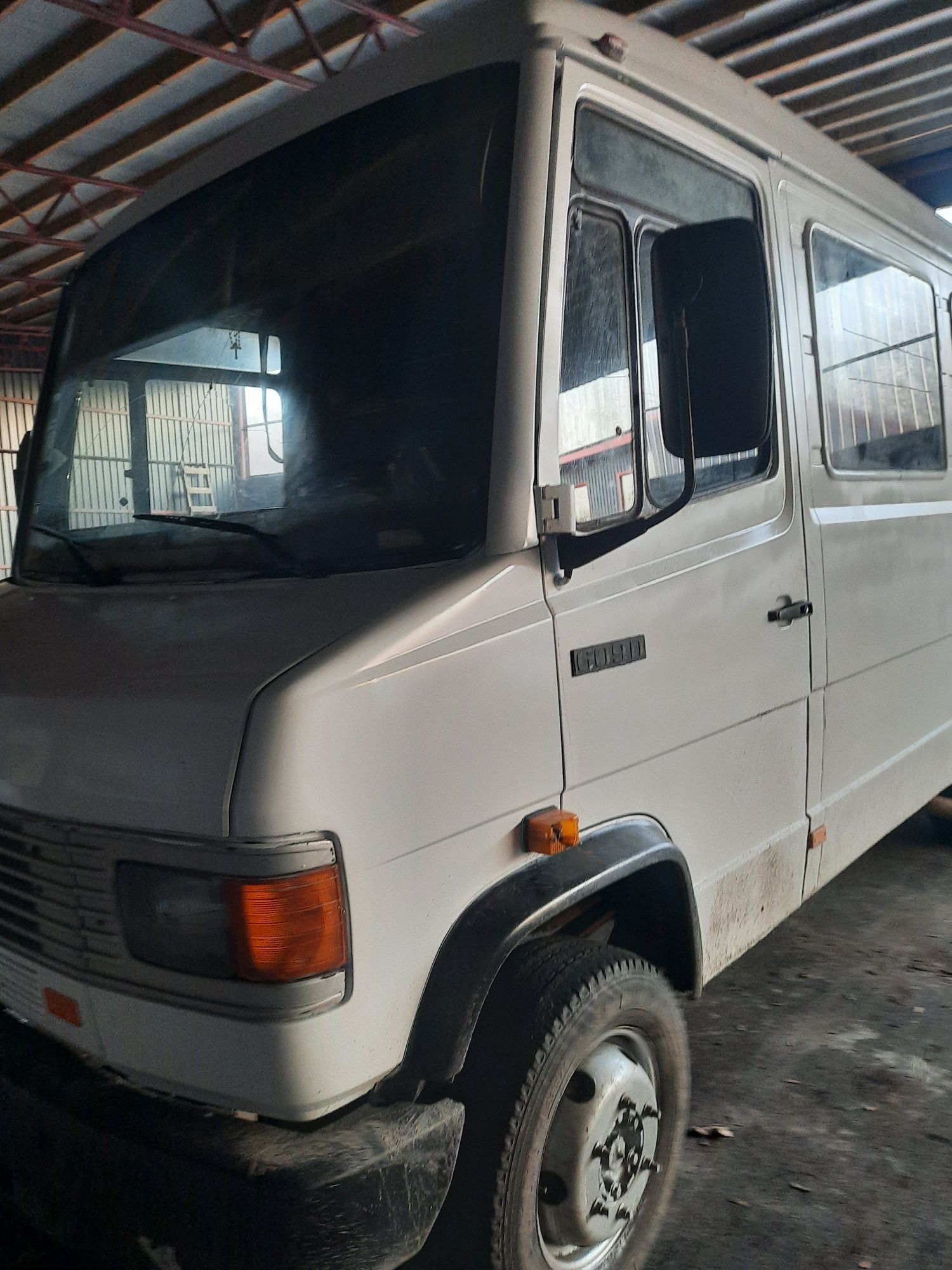 Mercedes 609 4.0 disesel
