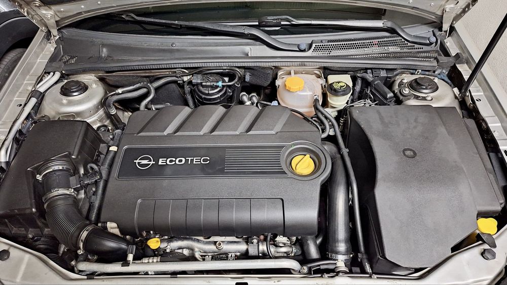 Opel Vectra GTS 1.9 CDTI • Excelente Estado