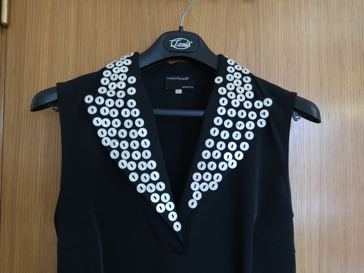 Vestido curto preto para ocasiões especiais