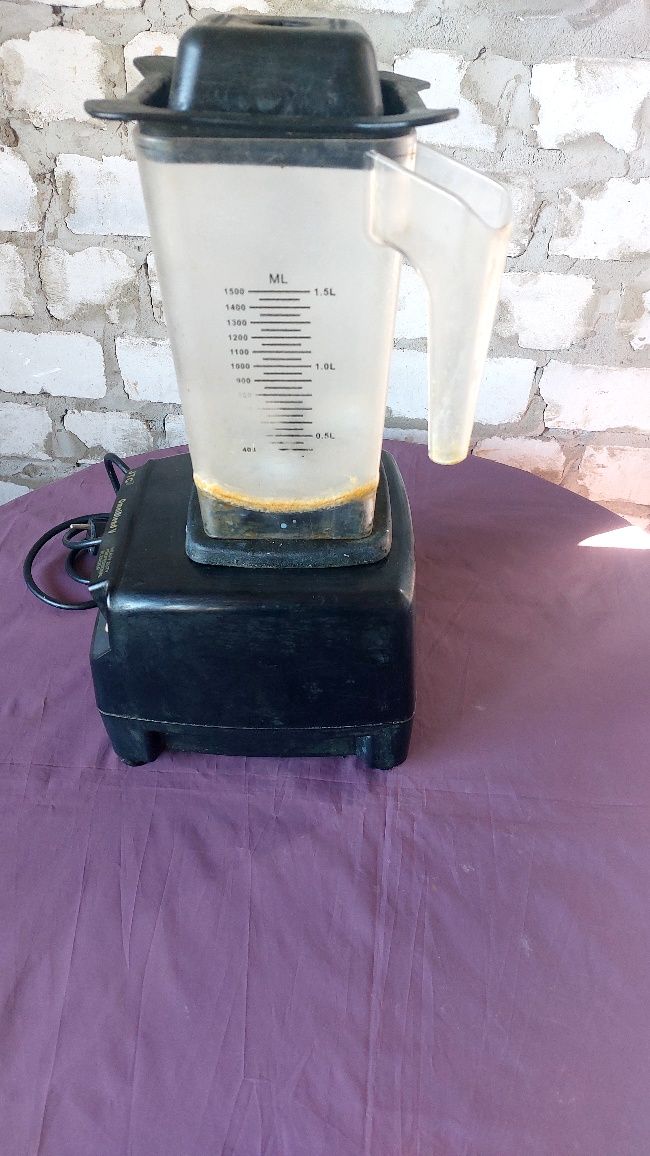 Продам блендер jtc omniblend v tm 800 a