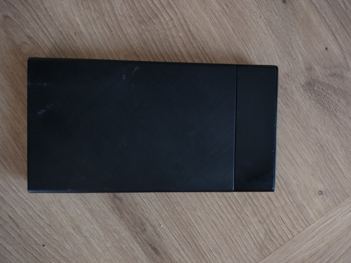 Powerbank z funkcją rozruchu samochodu