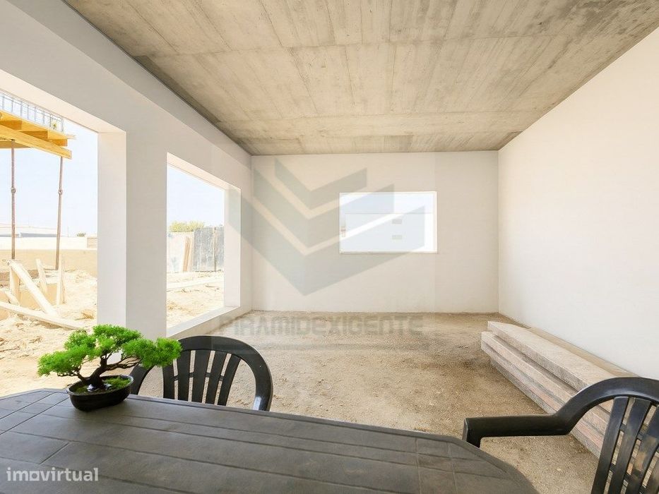 Moradia Isolada Urbanização Nova, 2 min. do Centro Moita