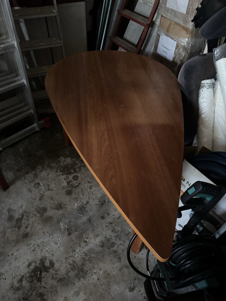 mesa em madeira em forma de gota