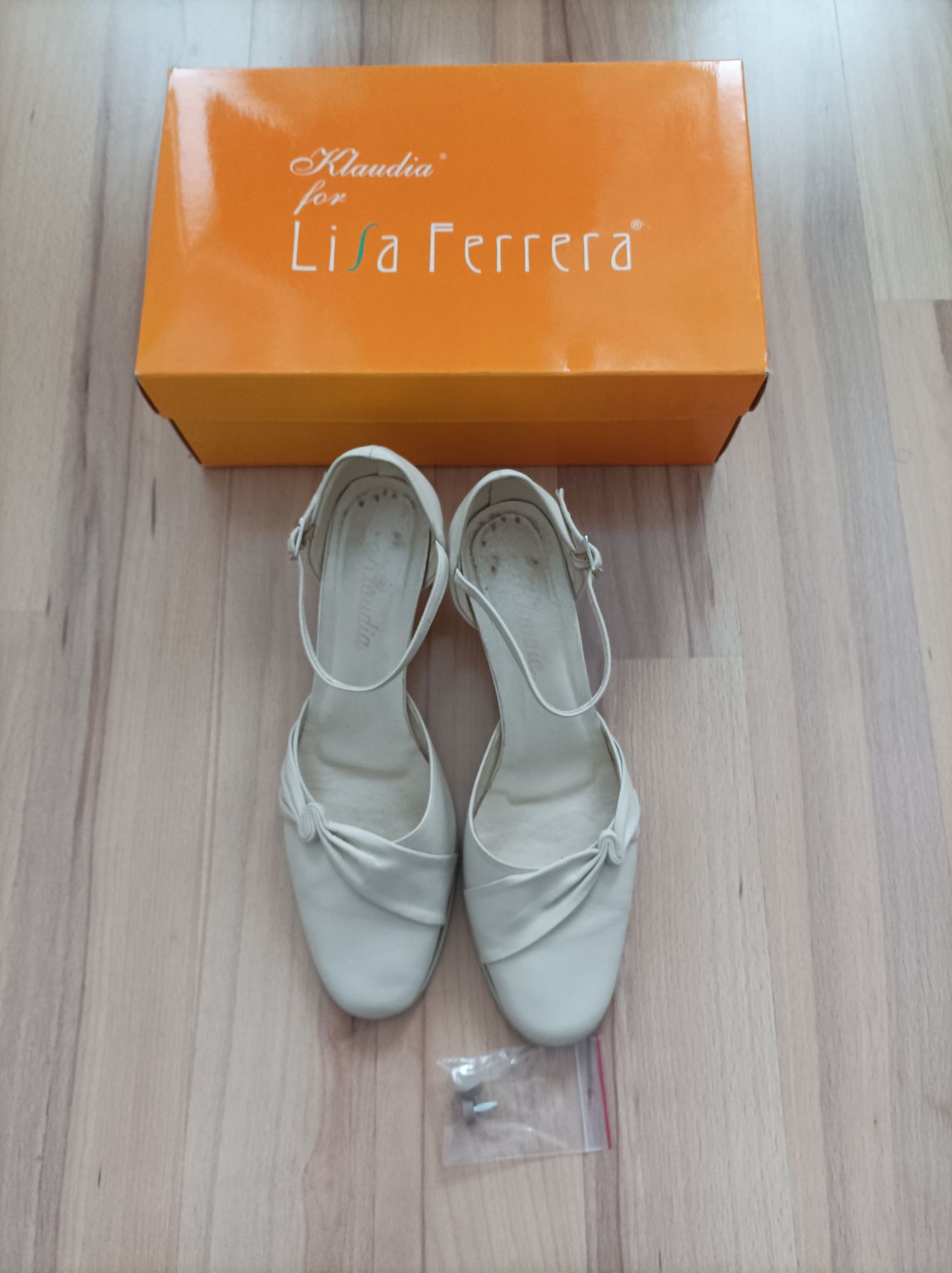 Buty ecru skórzane 39 Klaudia Lisa Ferrera