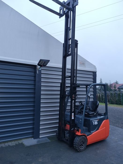 Wózek widłowy elektryczny Toyota Triplex 2015rok