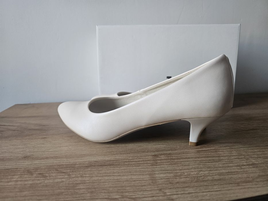 Buty ślubne nowe Brilu ecru 39