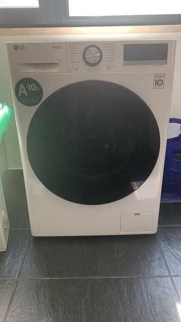 Máquina Roupa LG 11KG NOVA, NUNCA USADA (não cabe no móvel de encastre