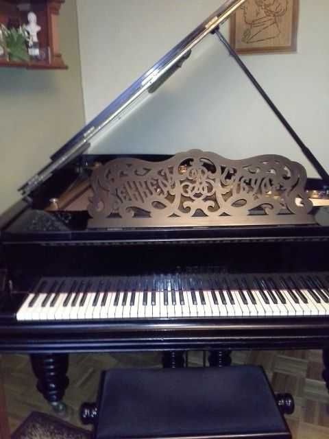 Fortepian gabinetowy J. BECKER (St. Petersburg), ok. 1900 r