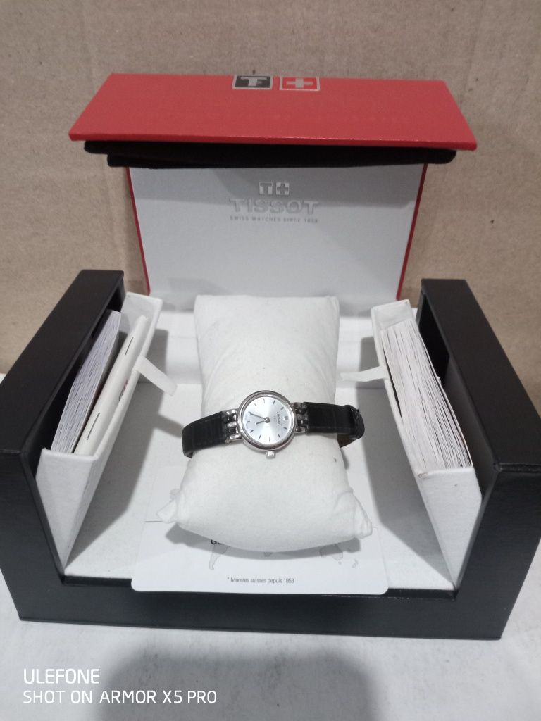 Женские часы Tissot Lovely