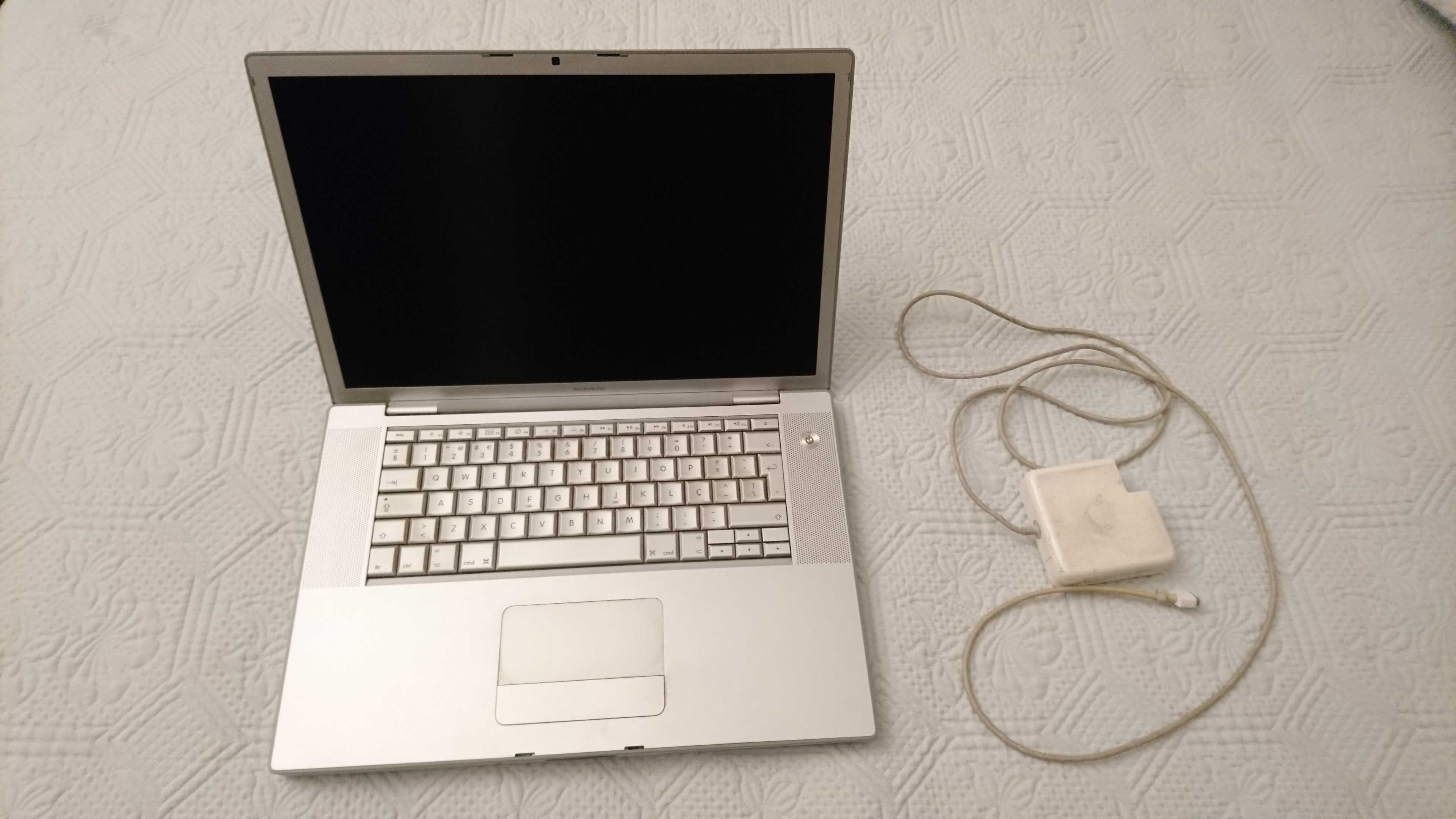 MacBook Pro 15" 2.4Ghz Intel Core 2 Duo - avariado