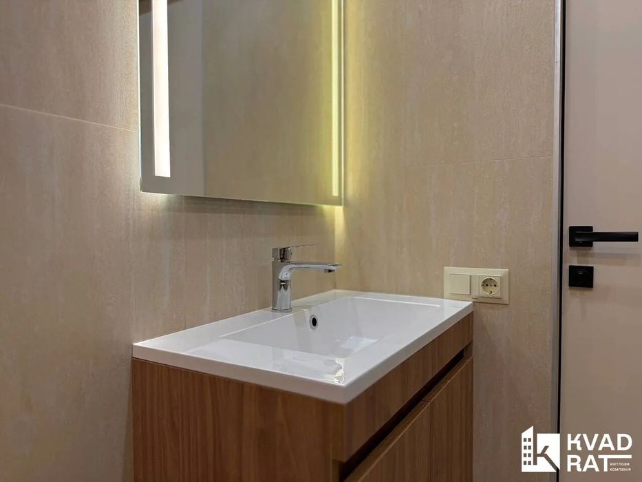 Продам повністю укомплектовану квартиру в ЖК Фемелі Плаза