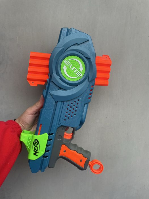 Бластери Nerf і x-shot