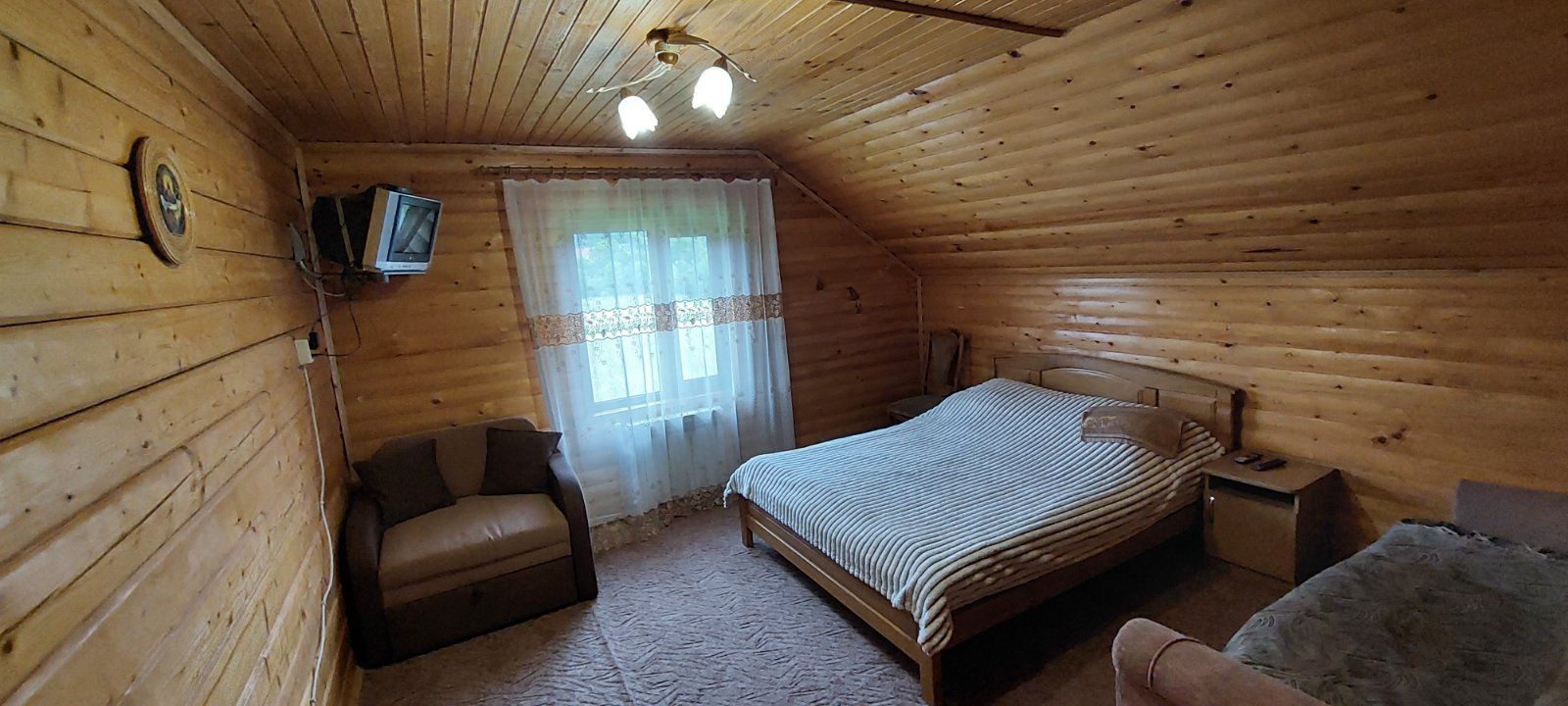 Відпочинок в Карпатах котедж "Крайка" с.Микуличин .біля річки