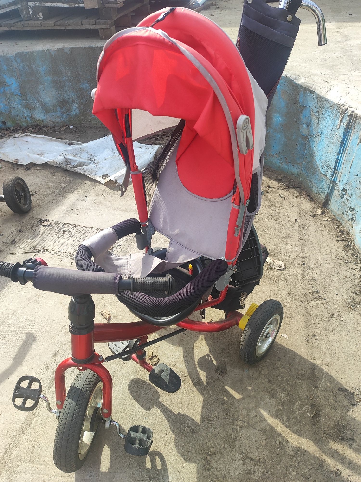 Детский велосипед с родительской ручкой