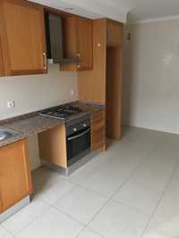 Alugo apartamento t3