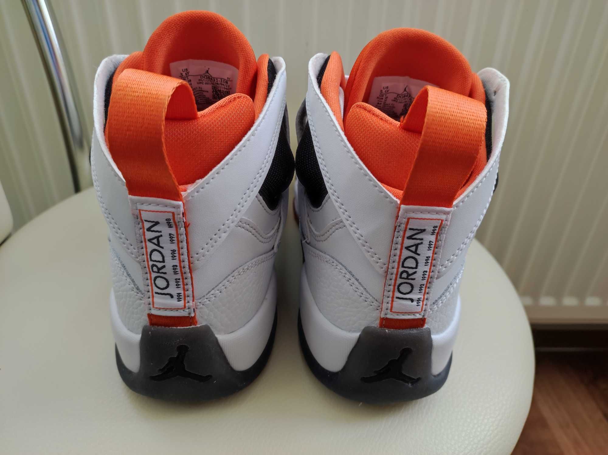 ОРИГІНАЛ100%!Кросівки Nike Air Jordan Jumptwo Trey DQ8431-108 (38р.)