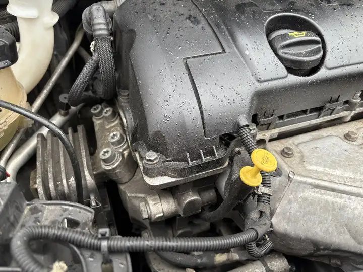 Peugeot 207 1.4 16V Open