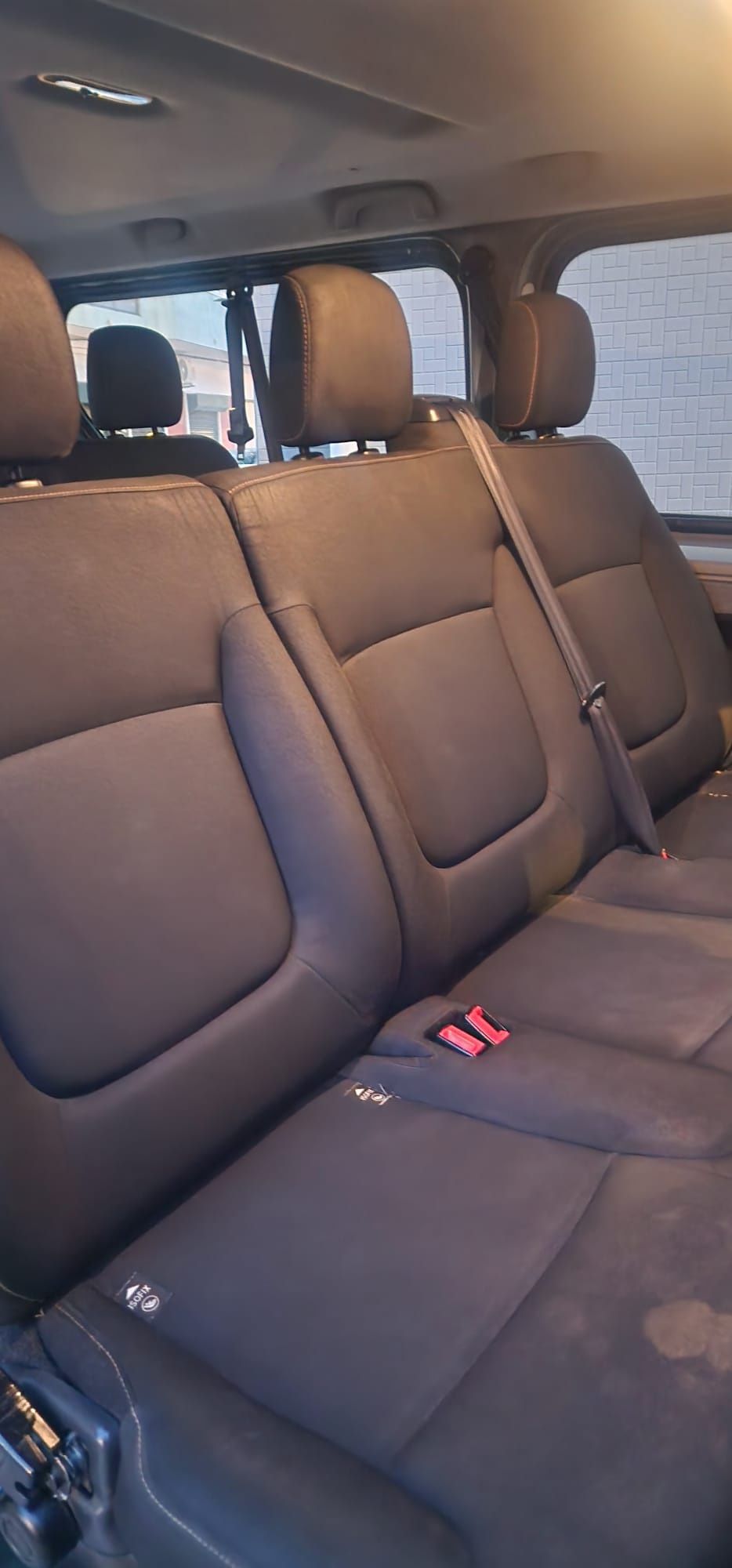 Carrinha Renault Trafic 9 Lugares | Ideal para trabalho ou turismo