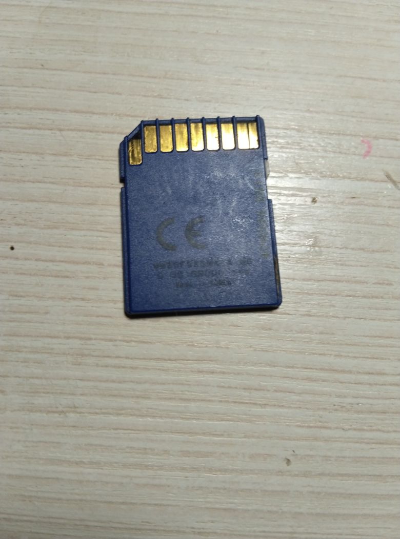 Карта памяти на 8GB продам дорого.